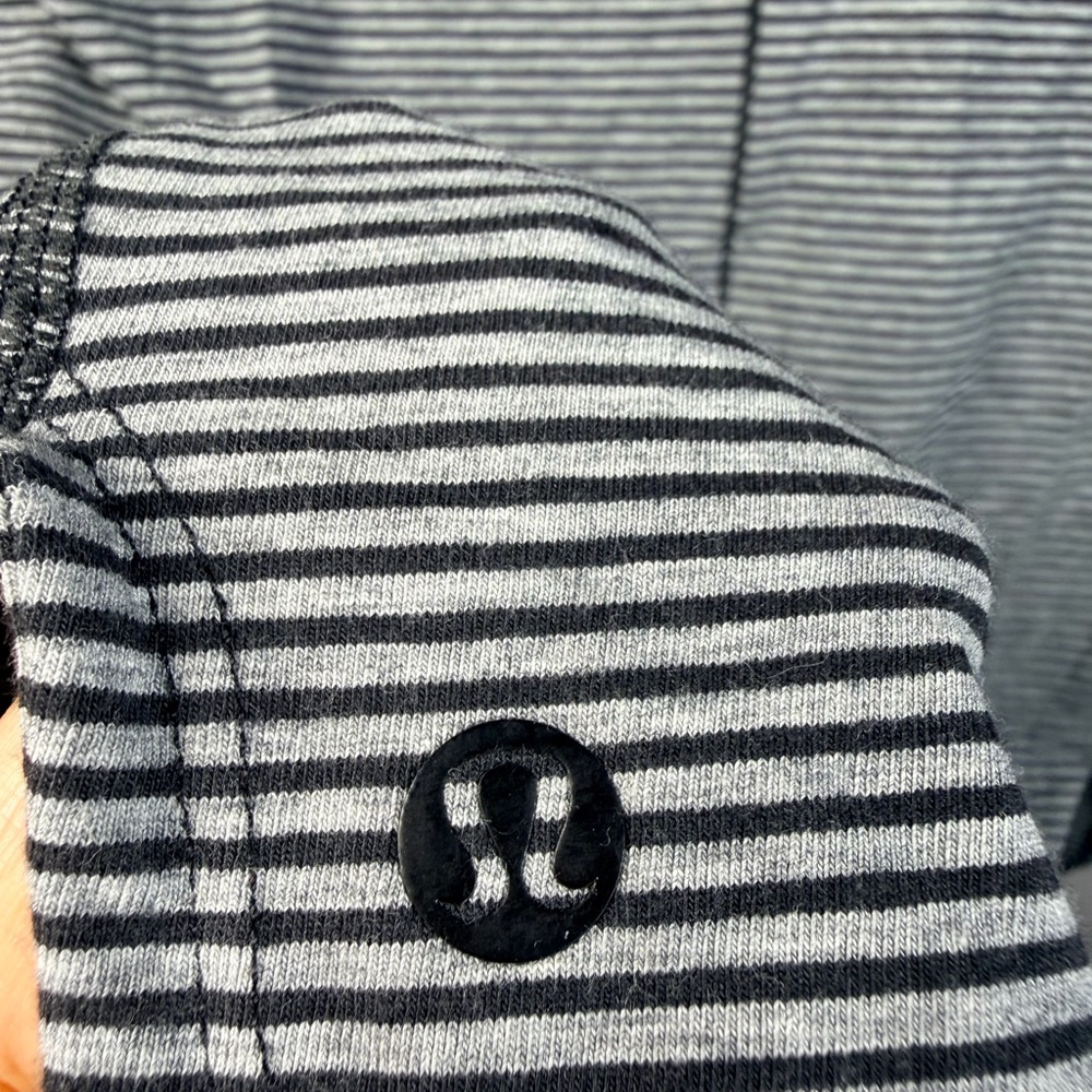 lululemon athletica Black and White Striped Long Sleeve Tee circadian 8 - Picture 10 of 11